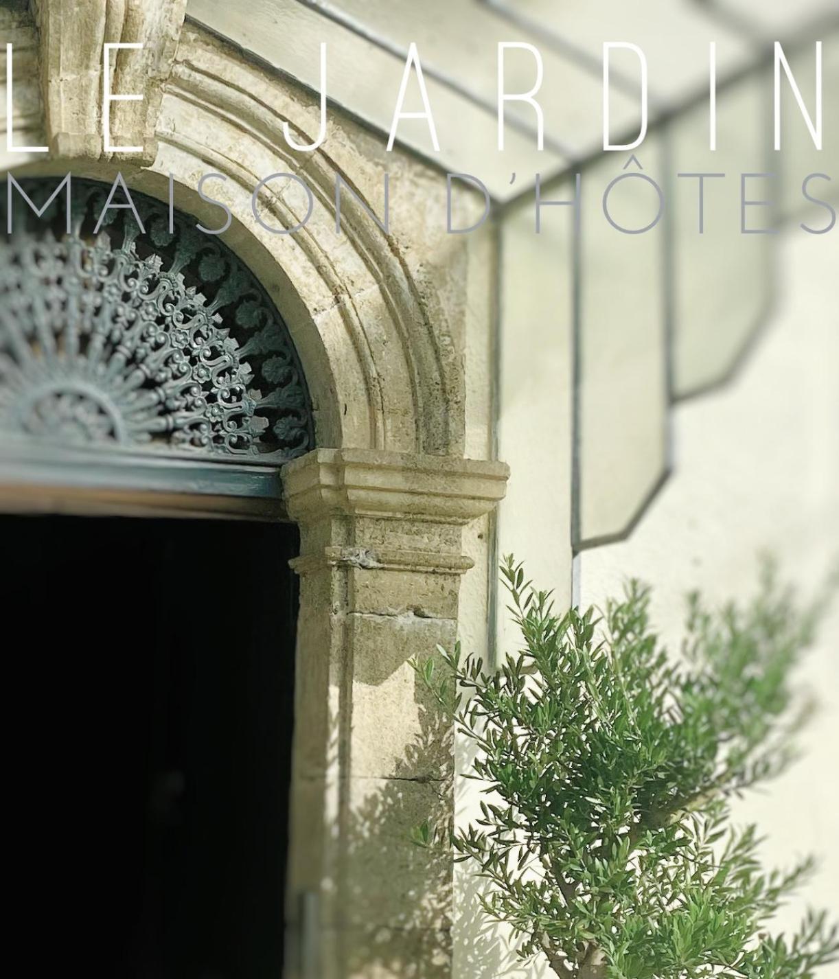 Le Jardin Hotel Aspiran Екстериор снимка